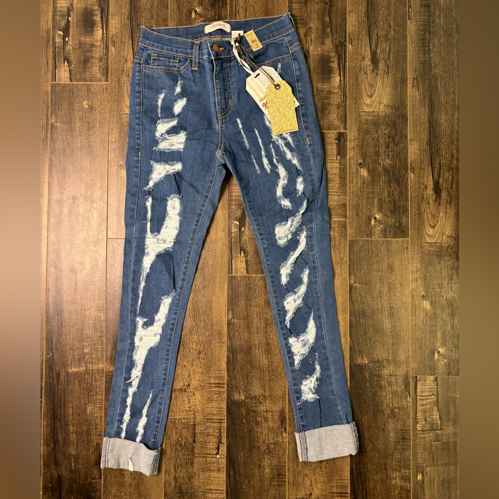 Stylish Distressed Skinny Jeans in Blue
